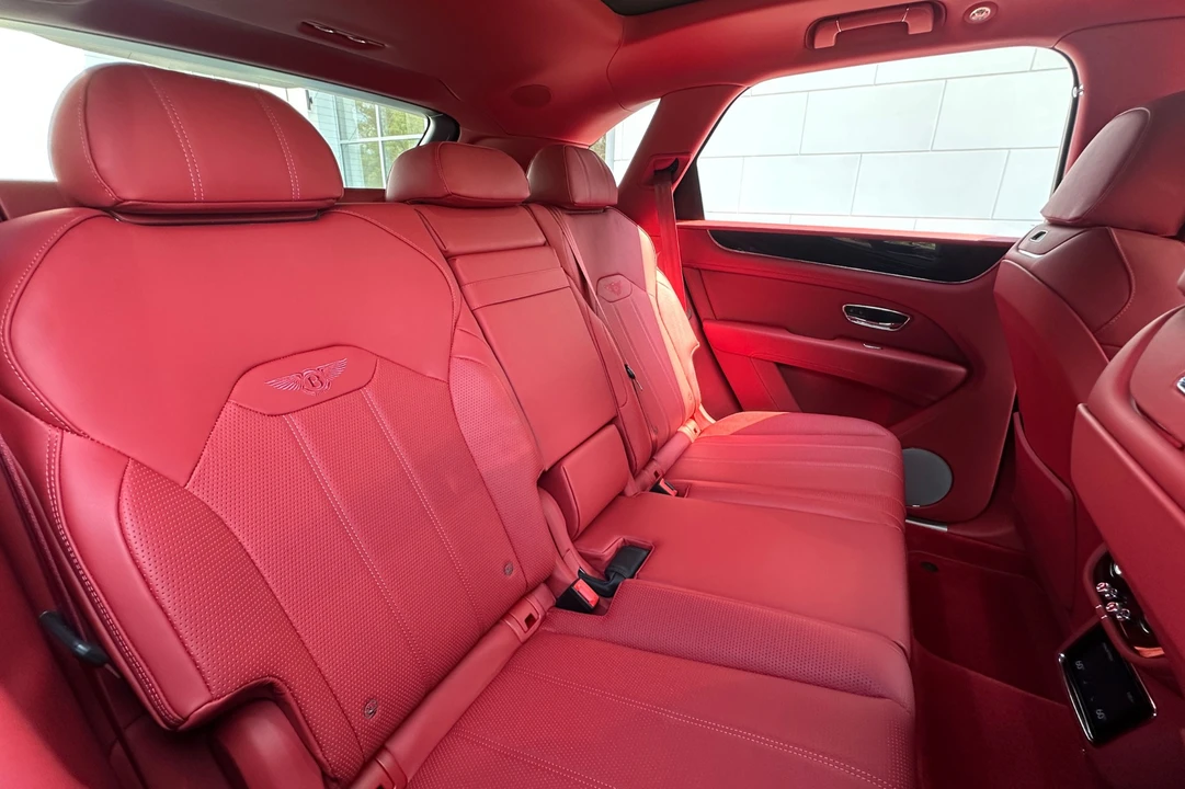 2022 Bentley Bentayga - Image 16 of 25