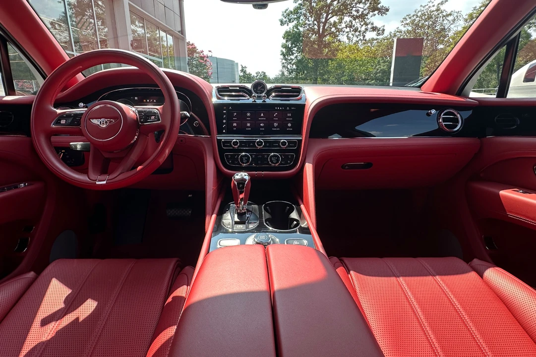 2022 Bentley Bentayga - Image 4 of 25