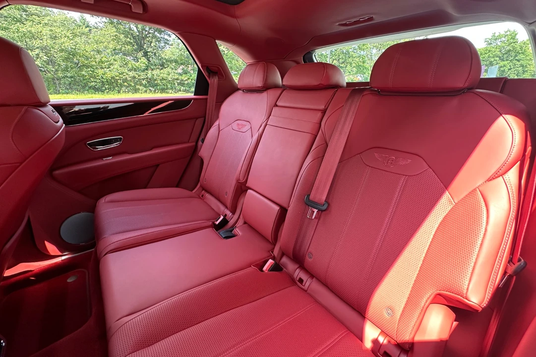 2022 Bentley Bentayga - Image 14 of 25
