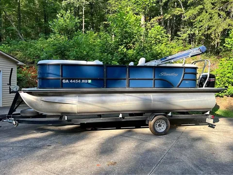 2022 Bentley 20' Pontoon Boat