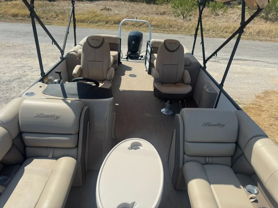 2022 Bentley - Image 9 of 15