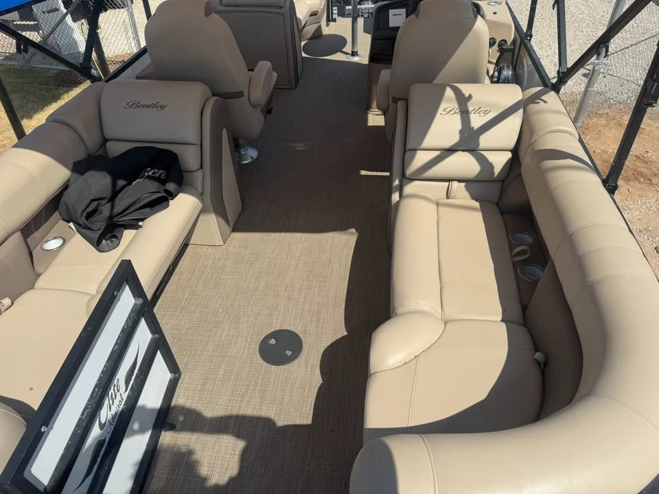 2022 Bentley - Image 11 of 15