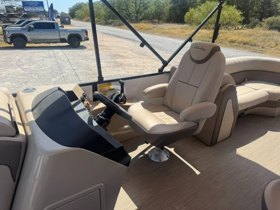 2022 Bentley - Image 13 of 15