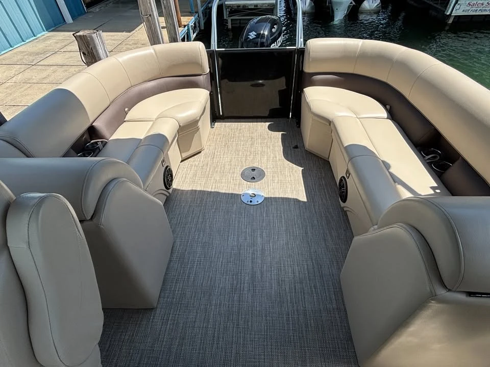 2022 Bentley Bentayga - Image 6 of 11