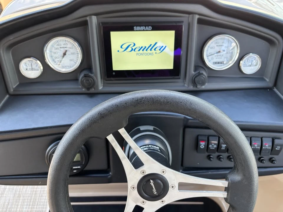 2022 Bentley Bentayga - Image 2 of 11