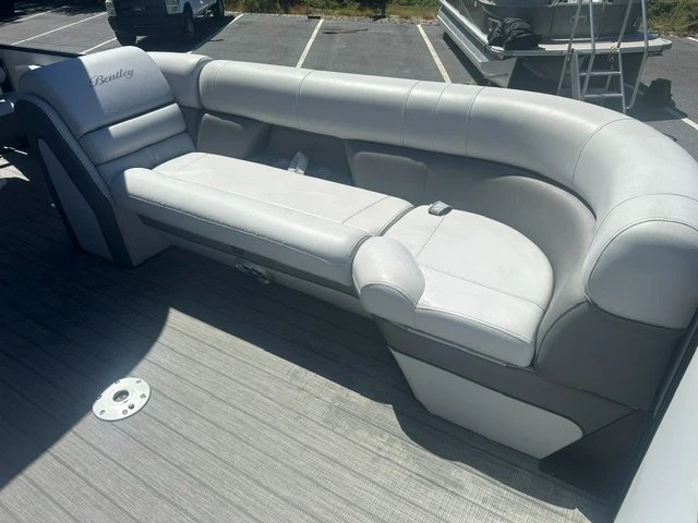 2022 Bentley - Image 10 of 19