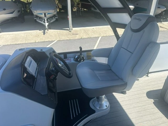 2022 Bentley - Image 14 of 19