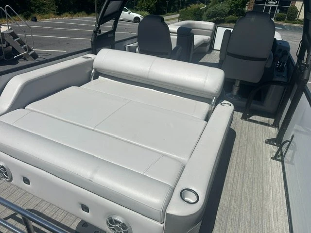 2022 Bentley - Image 16 of 19