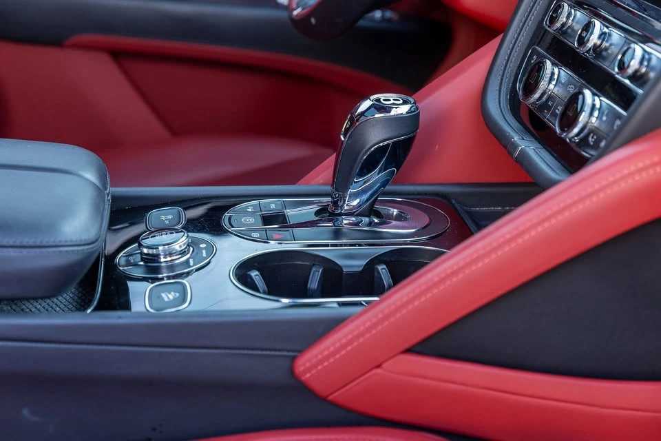 2022 Bentley Bentayga - Image 12 of 20