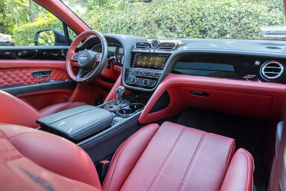 2022 Bentley Bentayga - Image 13 of 20