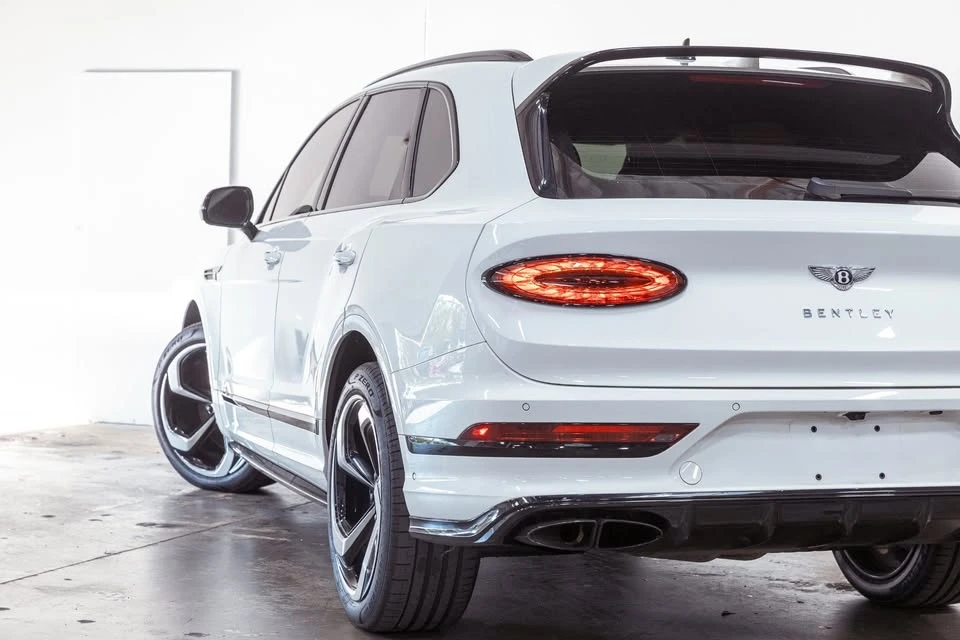 2022 Bentley Bentayga - Image 2 of 20