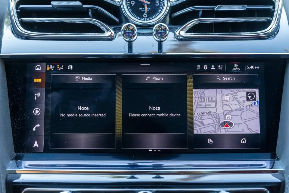 2022 Bentley Bentayga - Image 17 of 20