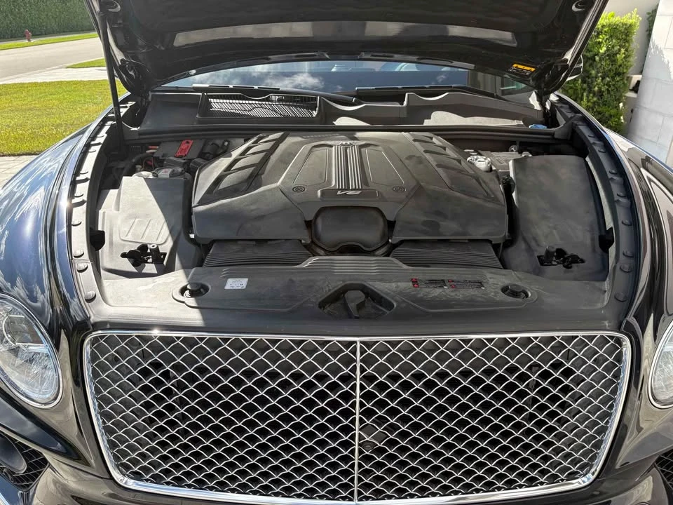 2022 Bentley Bentayga - Image 8 of 10