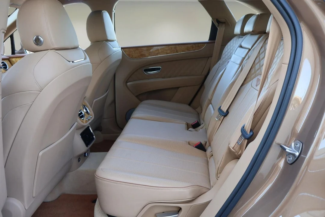 2022 Bentley Bentayga - Image 16 of 31