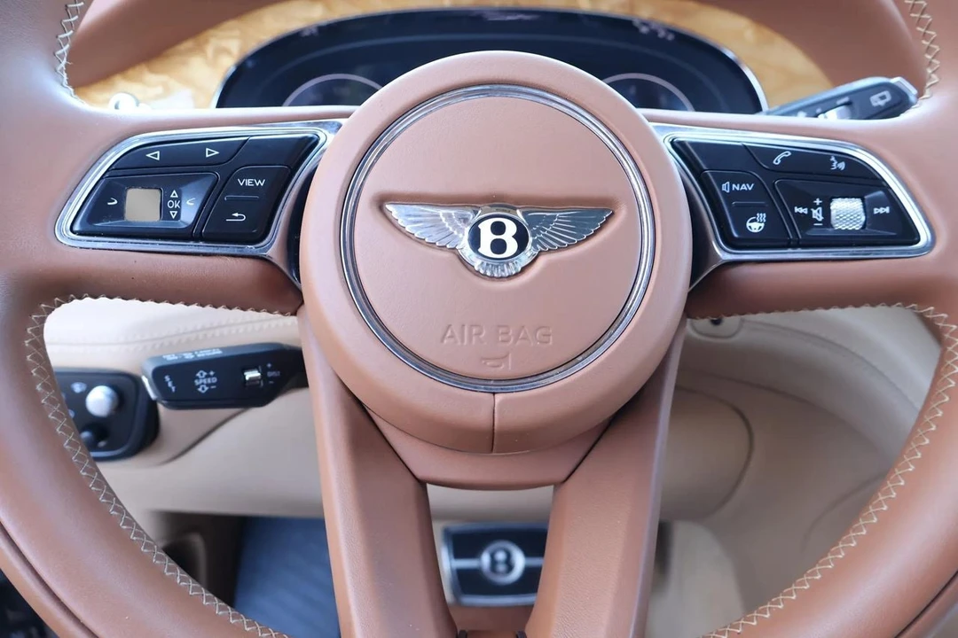 2022 Bentley Bentayga - Image 24 of 31