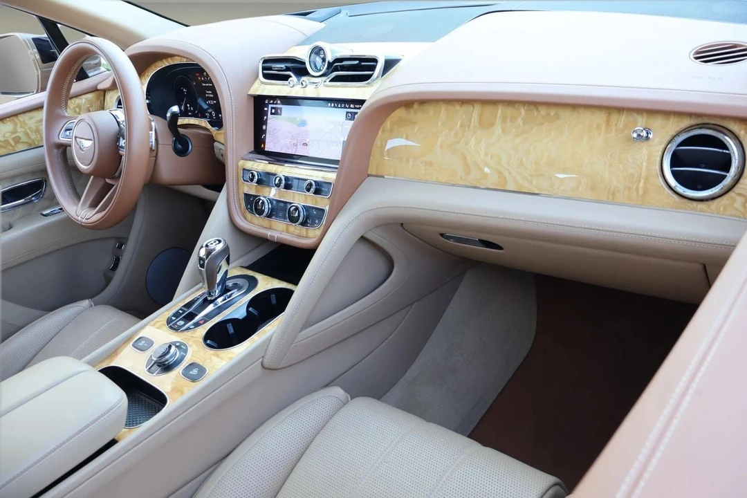 2022 Bentley Bentayga - Image 2 of 31