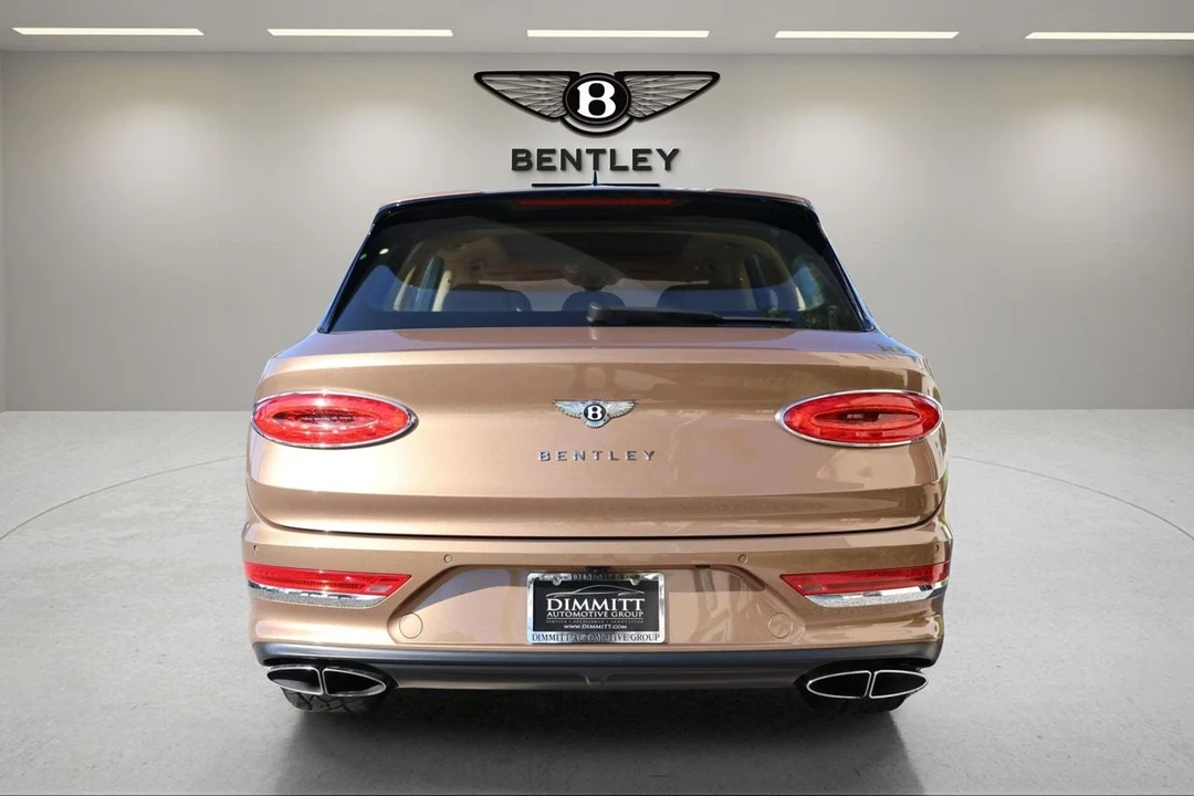 2022 Bentley Bentayga - Image 7 of 31