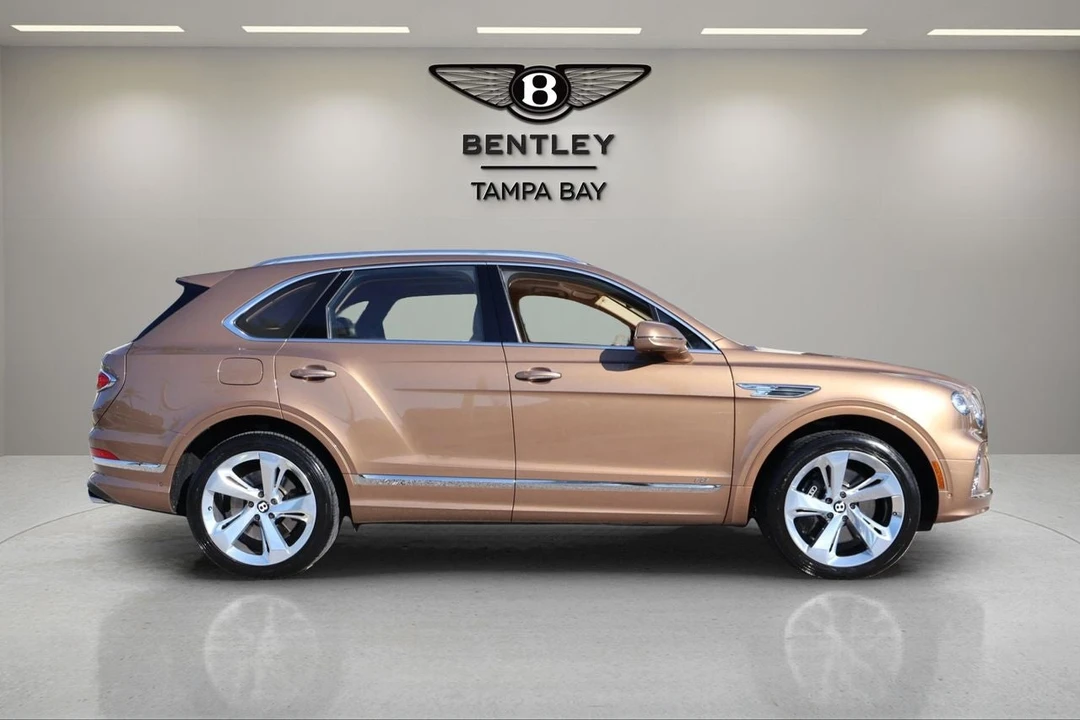 2022 Bentley Bentayga - Image 9 of 31