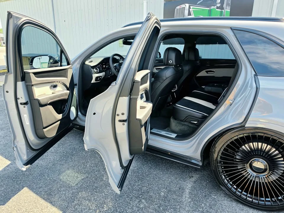 2022 Bentley Bentayga - Image 16 of 20