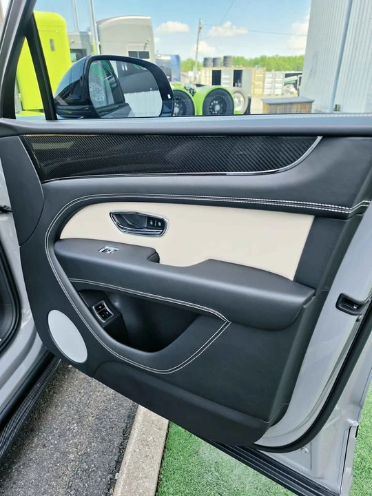 2022 Bentley Bentayga - Image 18 of 20