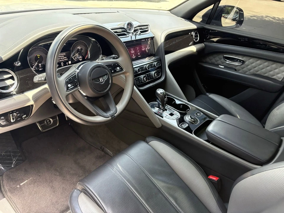 2022 Bentley Bentayga - Image 8 of 8
