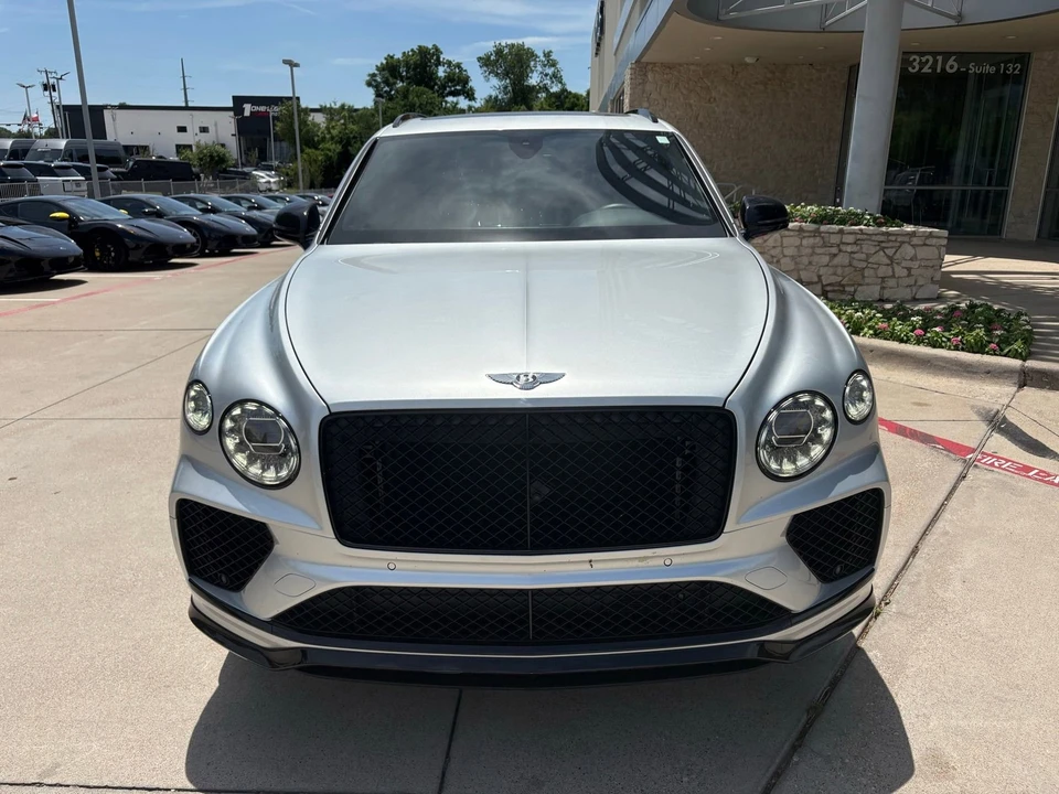 2022 Bentley Bentayga - Image 2 of 8