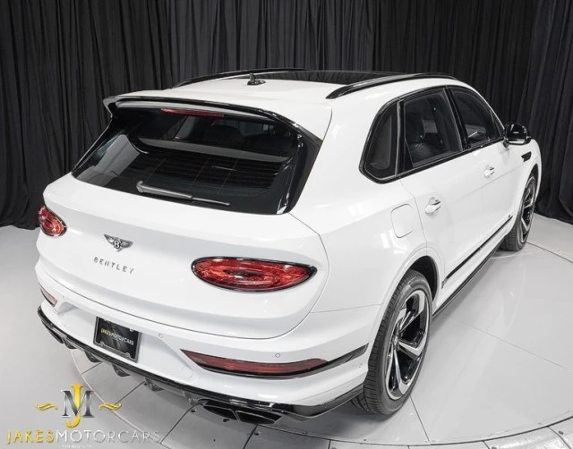 2022 Bentley Bentayga - Image 11 of 24