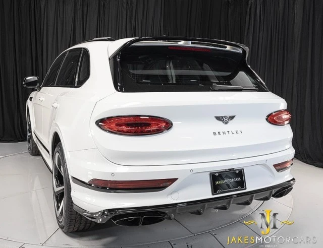 2022 Bentley Bentayga - Image 8 of 24
