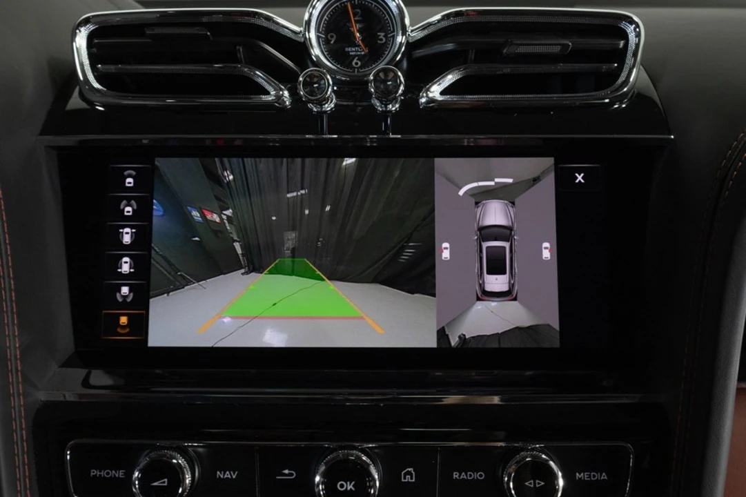2022 Bentley Bentayga - Image 29 of 31