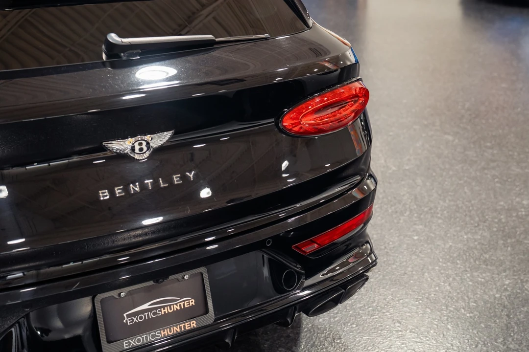 2022 Bentley Bentayga - Image 17 of 31