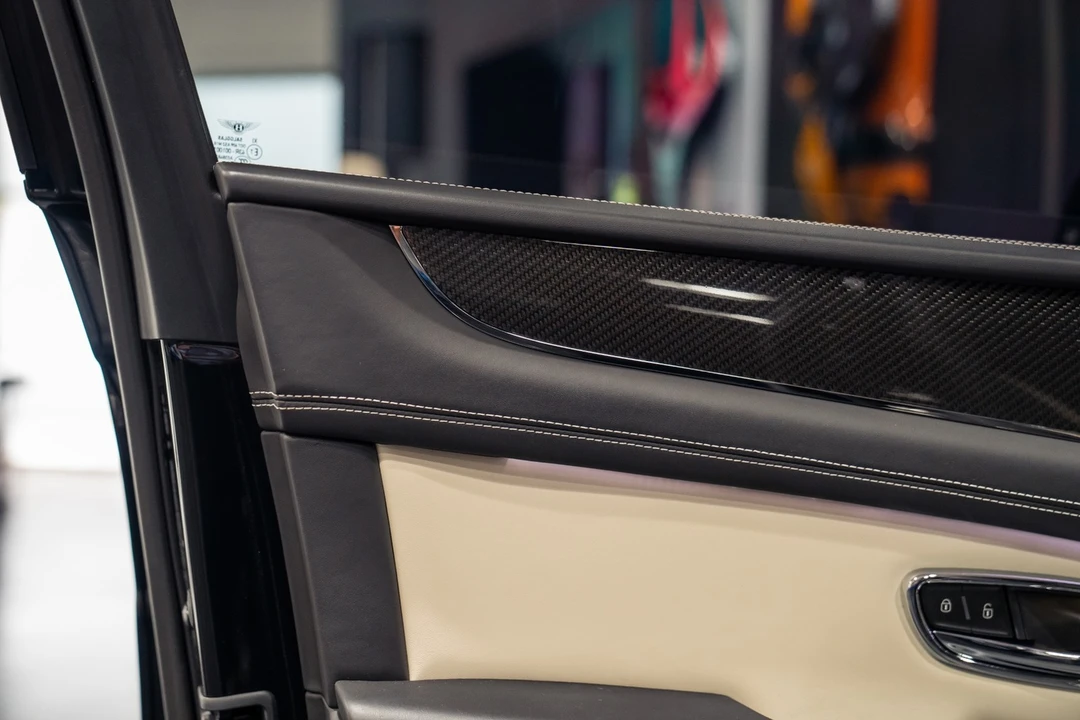 2022 Bentley Bentayga - Image 27 of 31