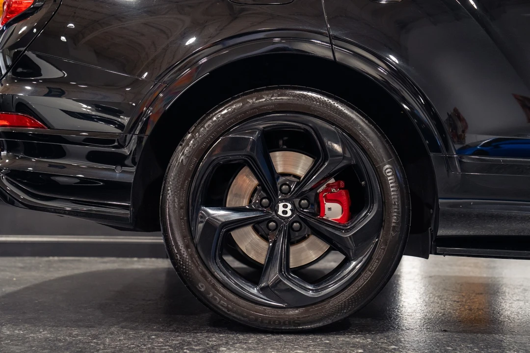 2022 Bentley Bentayga - Image 16 of 31