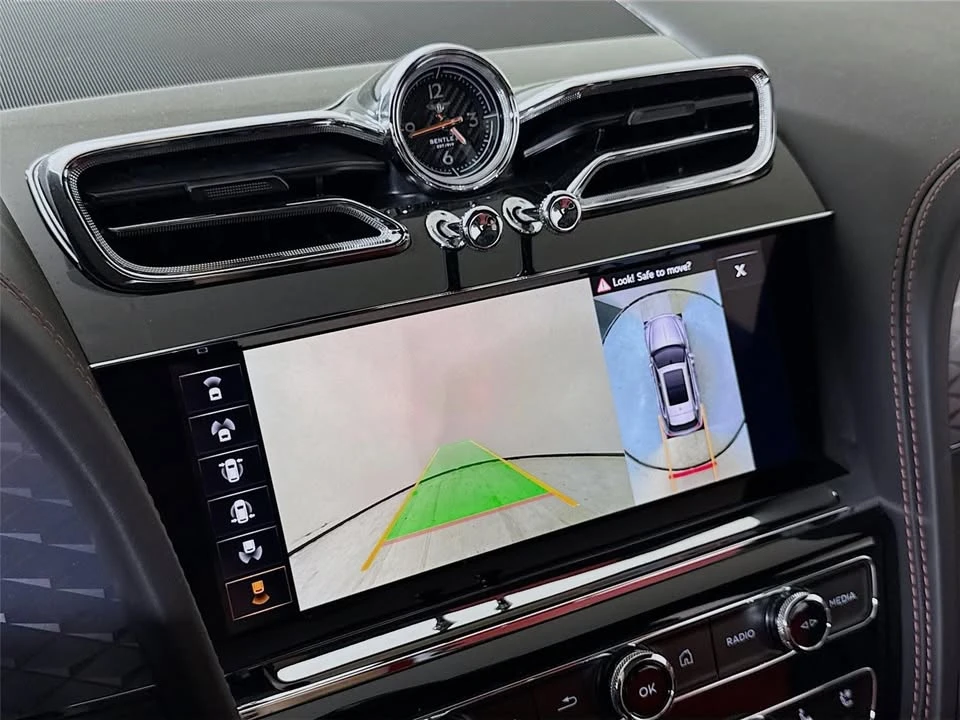 2022 Bentley Bentayga - Image 18 of 20