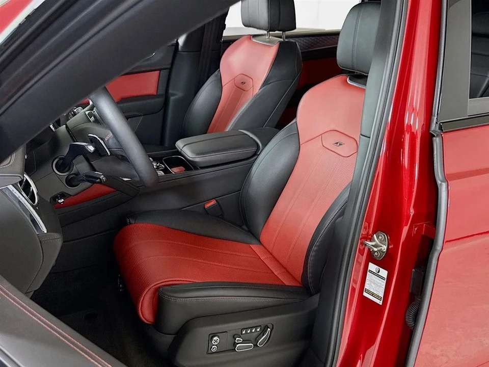 2022 Bentley Bentayga - Image 11 of 12