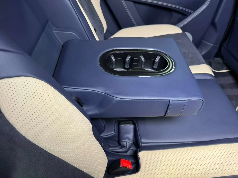 2022 Bentley Bentayga - Image 14 of 21