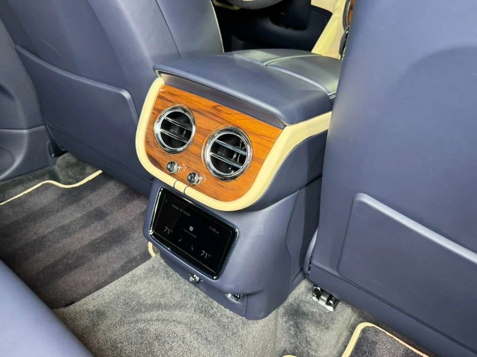 2022 Bentley Bentayga - Image 15 of 21