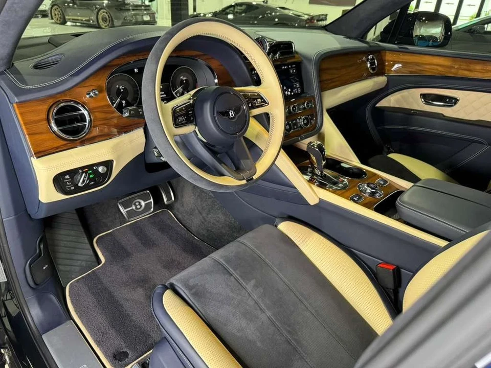 2022 Bentley Bentayga - Image 9 of 12