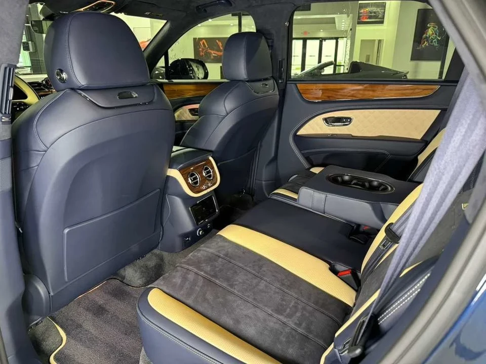 2022 Bentley Bentayga - Image 11 of 12
