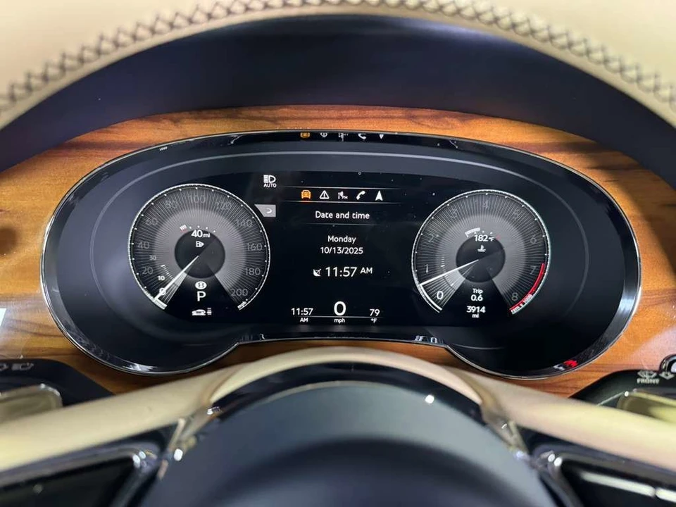 2022 Bentley Bentayga - Image 20 of 21