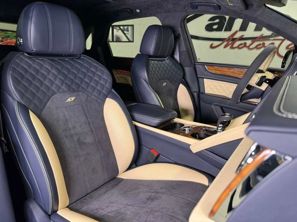 2022 Bentley Bentayga - Image 17 of 21