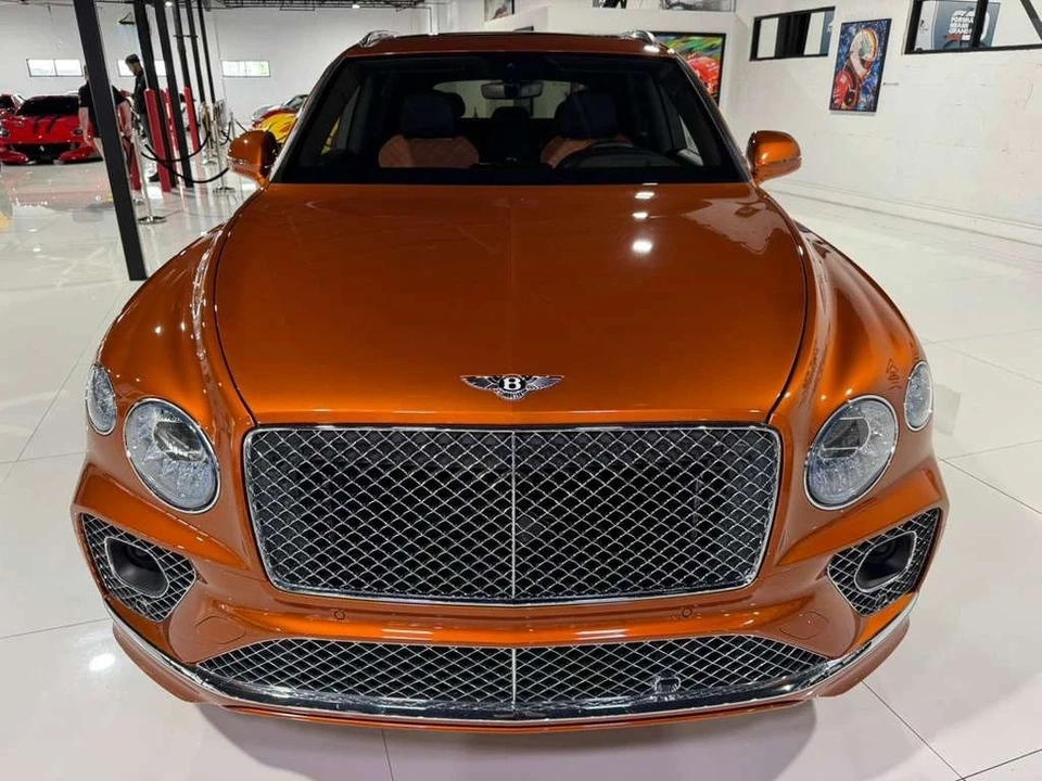 2022 Bentley Bentayga - Image 2 of 12