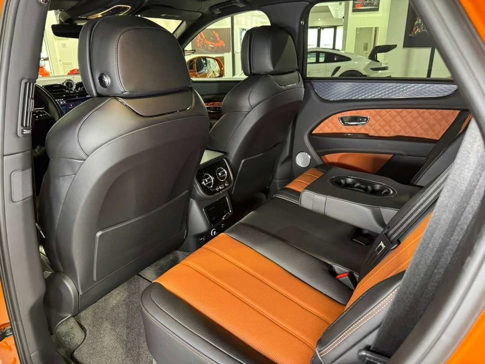 2022 Bentley Bentayga - Image 11 of 12