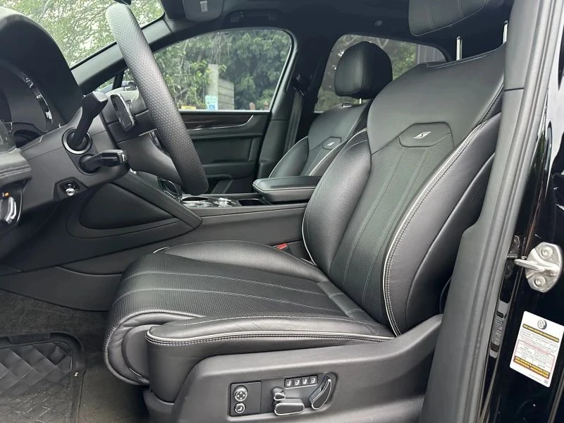 2022 Bentley Bentayga - Image 11 of 12