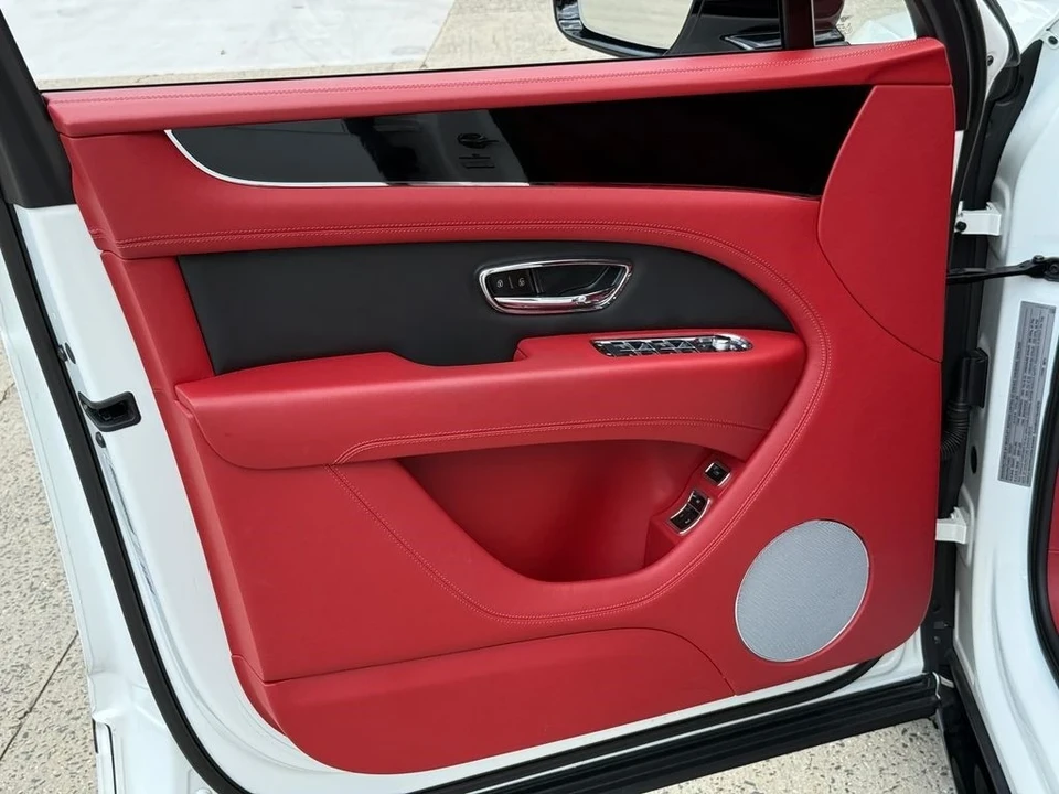 2022 Bentley Bentayga - Image 14 of 21