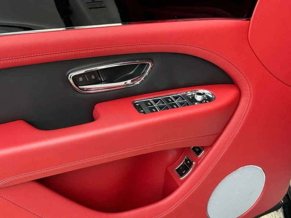 2022 Bentley Bentayga - Image 15 of 21