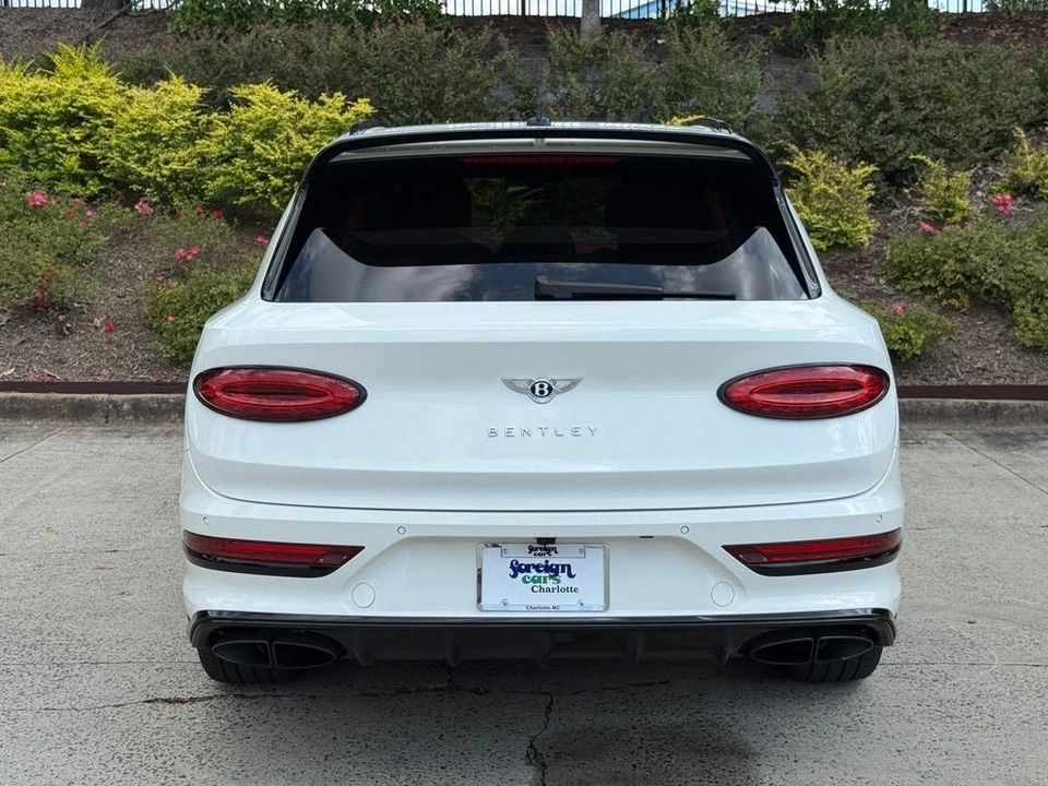 2022 Bentley Bentayga - Image 9 of 21