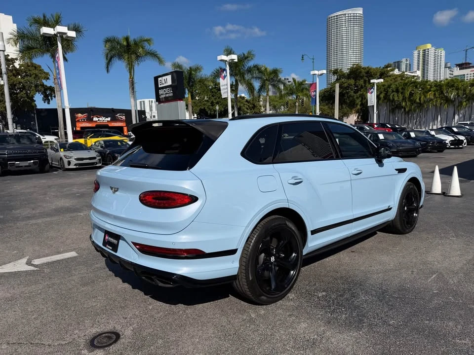 2022 Bentley Bentayga - Image 2 of 14