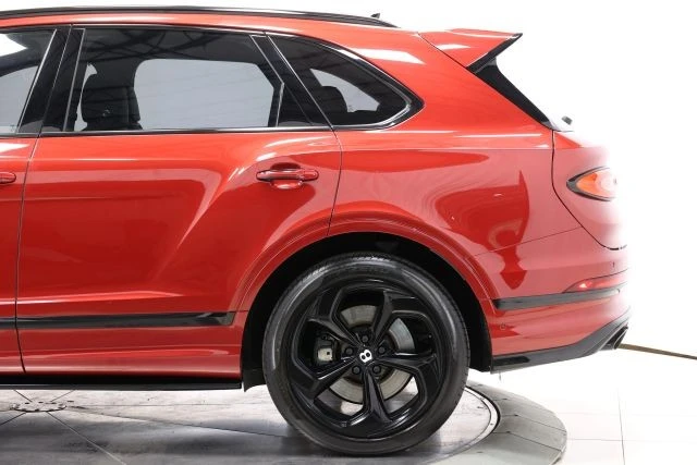 2022 Bentley Bentayga - Image 9 of 31