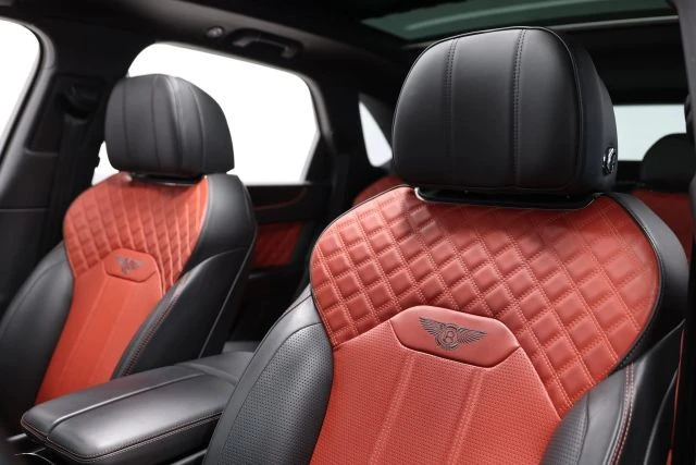 2022 Bentley Bentayga - Image 18 of 31