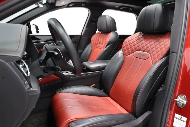 2022 Bentley Bentayga - Image 17 of 31